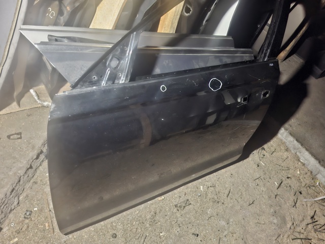 Водійські двері 4G0831051 VAG