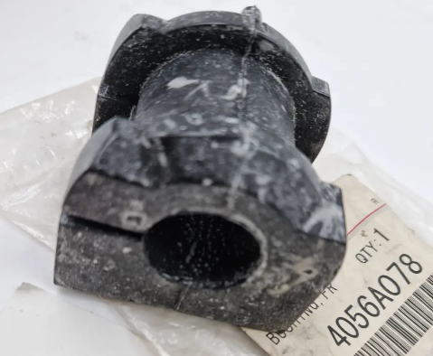 Втулка стійки переднього стабілізатора 4056A078 MITSUBISHI