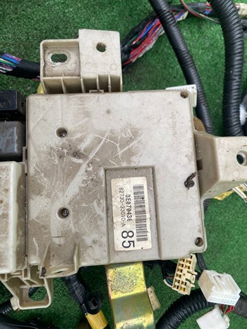 Монтажний блок 8273033010 TOYOTA