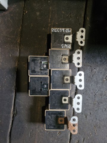 Реле датчика рівня олії MD369969 MITSUBISHI