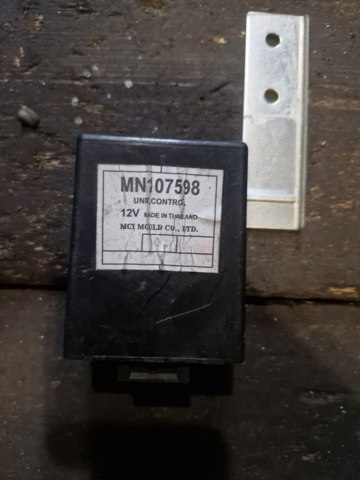 Модуль керування (ЕБУ) повним приводом MN107598 MITSUBISHI