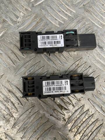 Датчик Айрбег передній MR587418 MITSUBISHI