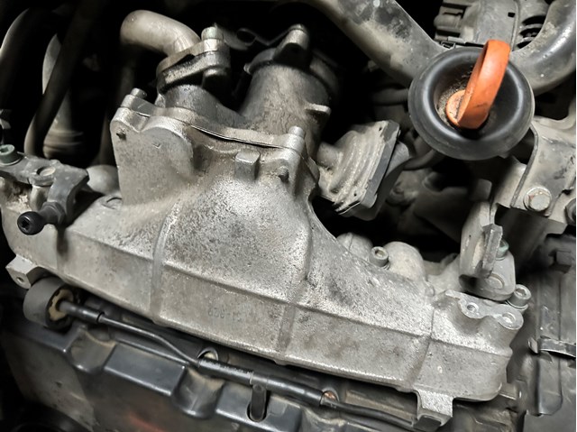 Колектор впускний 03G129713 VAG