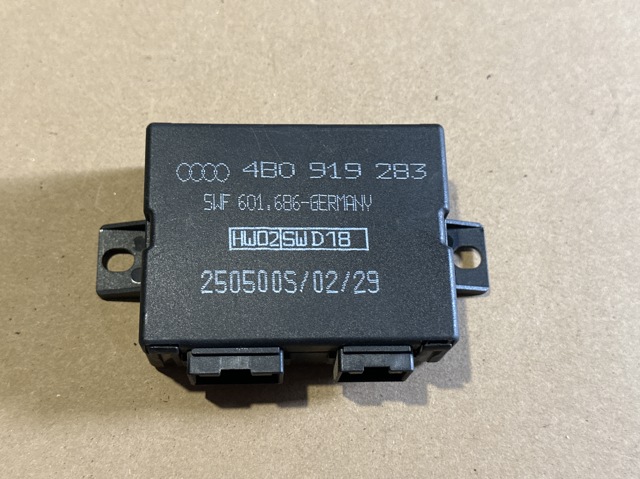 Модуль (блок ЕБУ) управління парктроніком 4B0919283 VAG