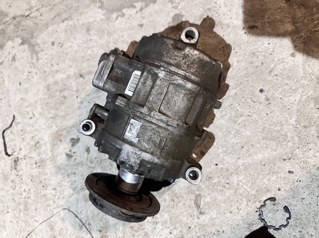 Компресор системи кондиціювання 8D0260805J VAG