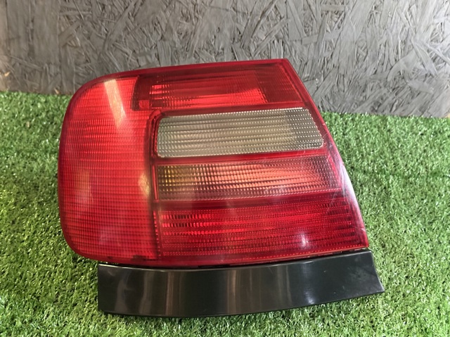 Ліхтар задній лівий 8D0945095G VAG