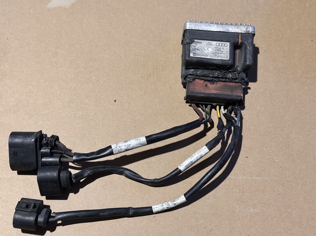 Регулятор оборотів вентилятора 8K0959501G VAG