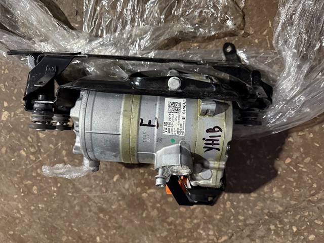 Компресор кондиціонера 4G0816797C VAG
