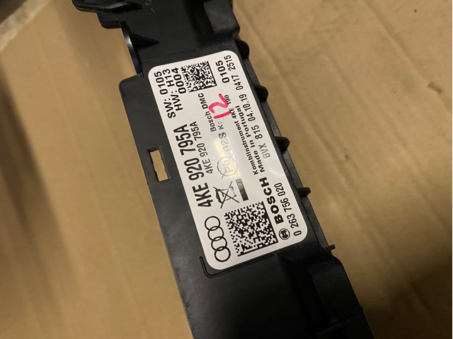 щиток приладу 4KE920795A VAG