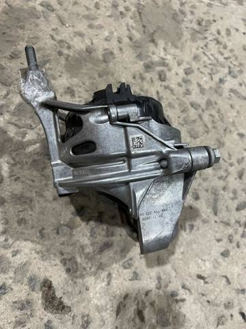 Права подушка двигуна 4M0199372GA VAG