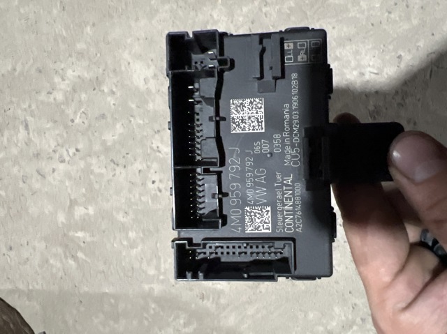 Блок комфорту передніх дверей 4M0959792J VAG
