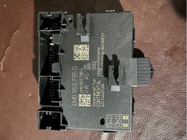 Блок комфорту задніх дверей 4M0959795G VAG