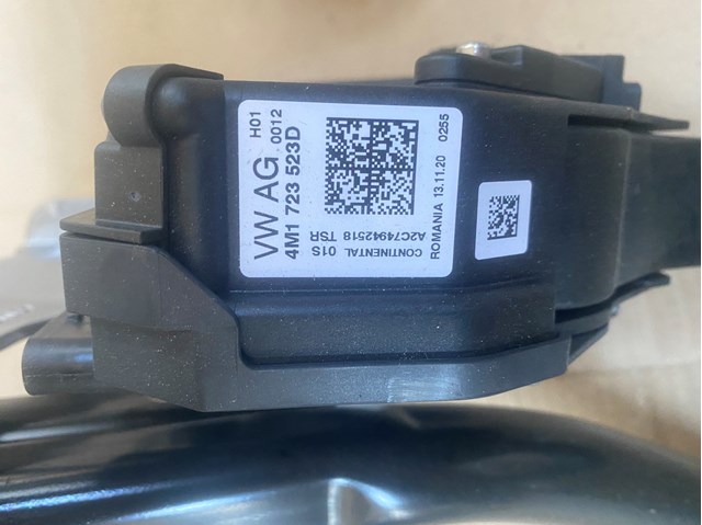 Педаль акселератора 4M1723523D VAG