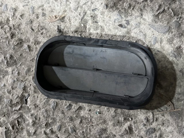 Люк заднього крила 6R0819465C VAG