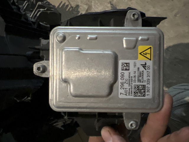 Блок управління ксеноновими фарами 7296090 BMW
