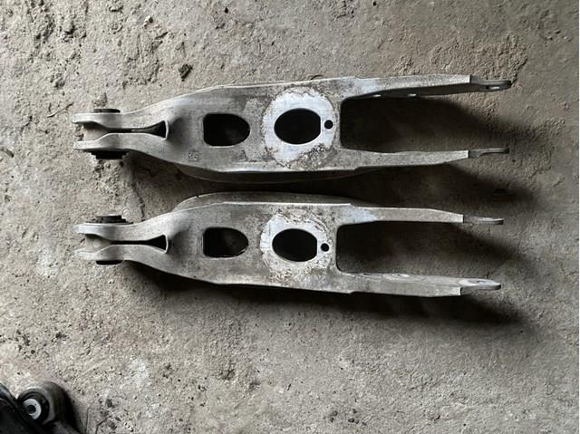 Балансир задній нижній 8W0505311E VAG