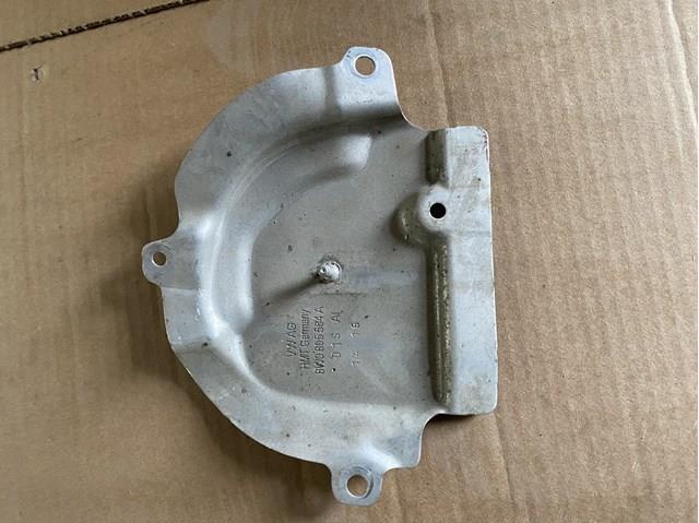 Лючок підкрилка переднього правого 8W0805584A VAG