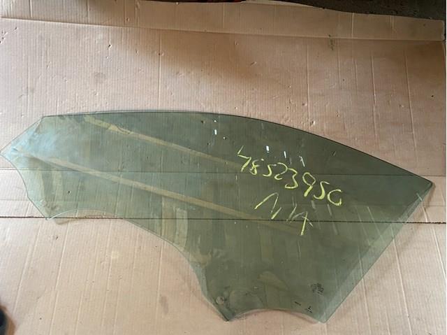 Скло водійських дверей 8W0845201 VAG