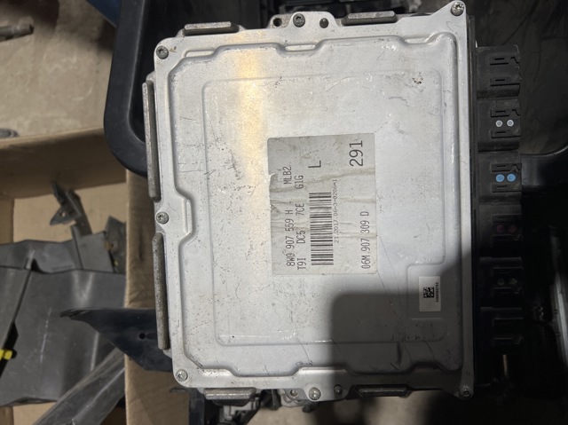 Модуль управління двигуном 8W0907559H VAG