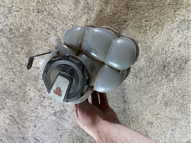 Бачок системи охолодження, розширювальний 8W1121405F VAG