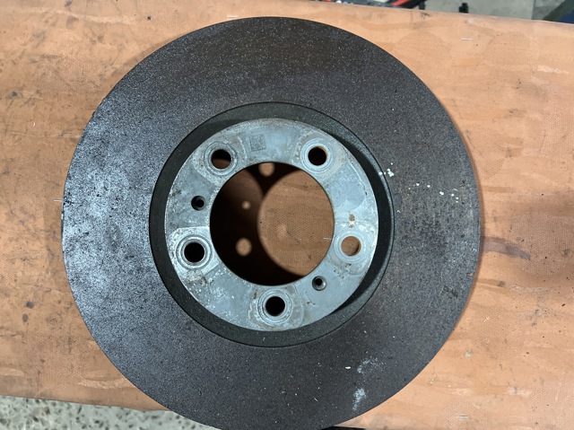 Гальмо дискове переднє 9J1615301A PORSCHE