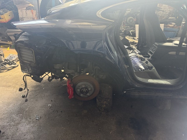 Крило заднє праве 9J1809088YGRV PORSCHE