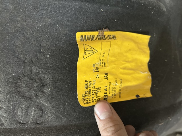 Подкрильнікі переднього крила, правий 9J1810908E PORSCHE