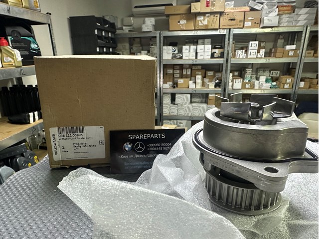 Помпа охолодження Фольксваген Гольф V