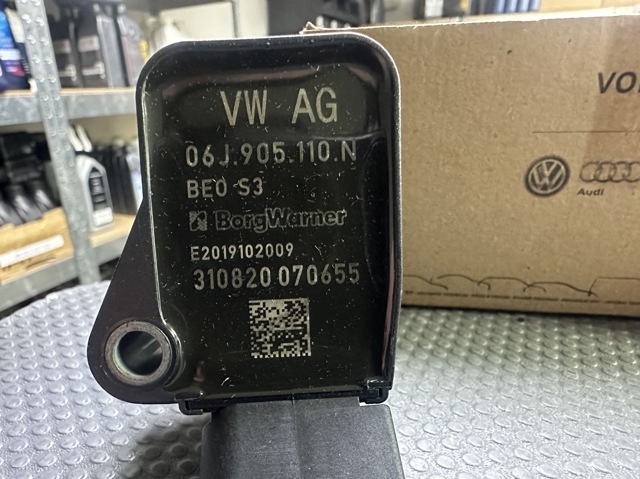 Котушка запалювання 06J905110N VAG