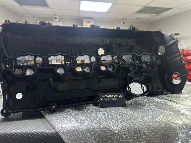 Кришка клапанів 11128680024 BMW