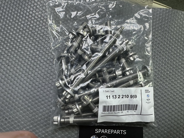 Болт піддона картера 11132210959 BMW
