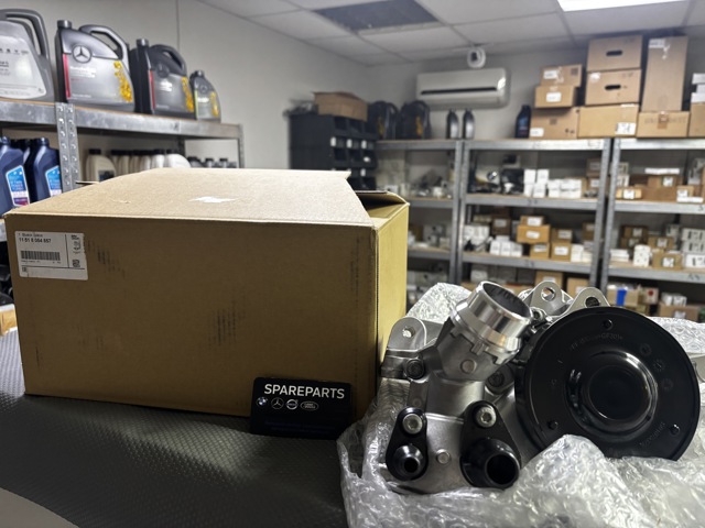 Помпа водяна, корпус 11518054857 BMW