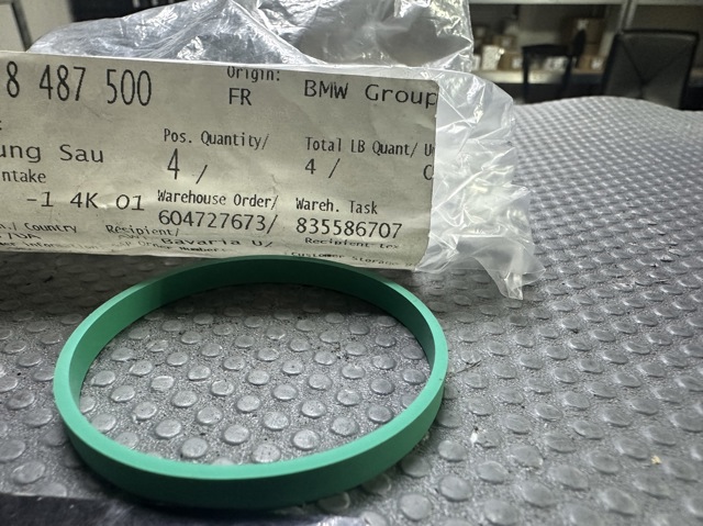 Прокладка впускного колектора 11618487500 BMW