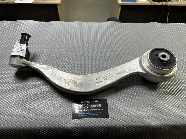 Правий важіль передній нижній підвіски 31106894663 BMW