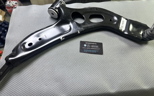 Правий важіль передній нижній підвіски 31126879844 BMW