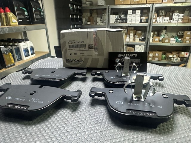 Задні дискові колодки 34216790966 BMW