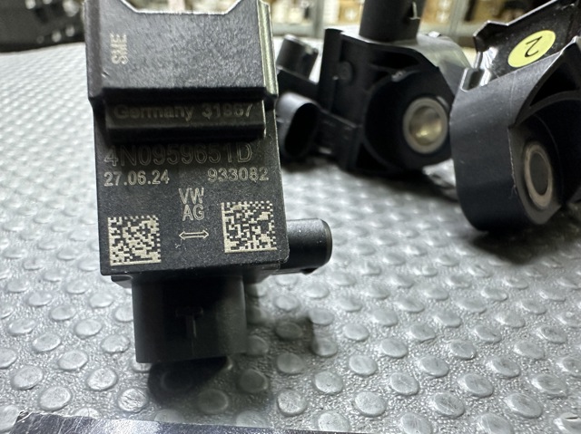 Датчик Айрбег передній 4N0959651D VAG