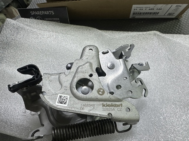 Замок капота, правий 51237468348 BMW