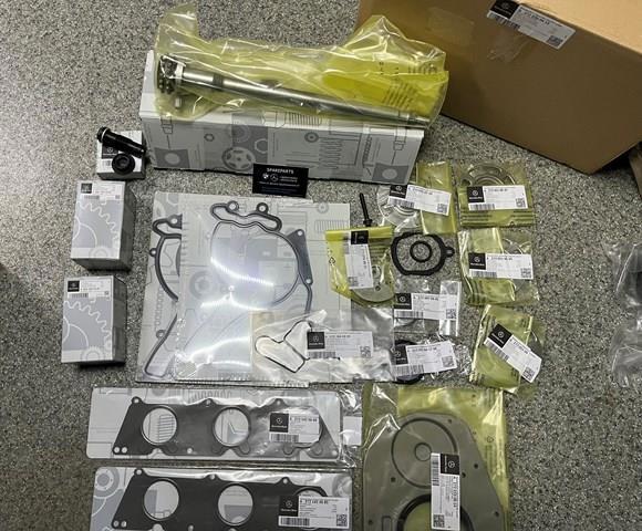 Комплект прокладок двигуна A2720300613 MERCEDES