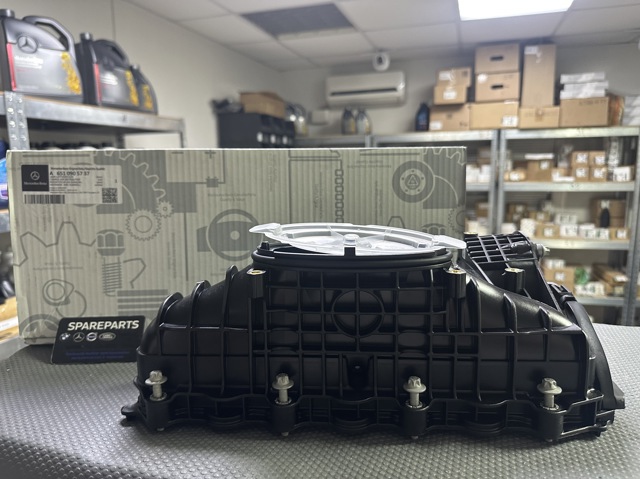 Колектор впускний A6510905737 MERCEDES