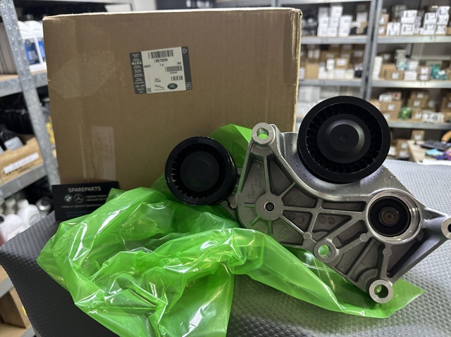 Натягувач приводного ременя LR079294 LAND ROVER