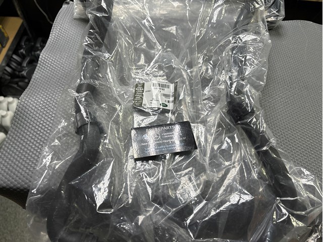 Патрубок термостата LR115163 LAND ROVER