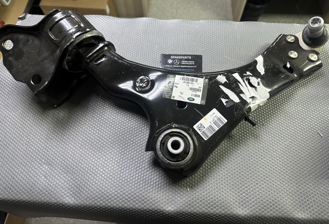 Поперечний важіль LR126119 LAND ROVER