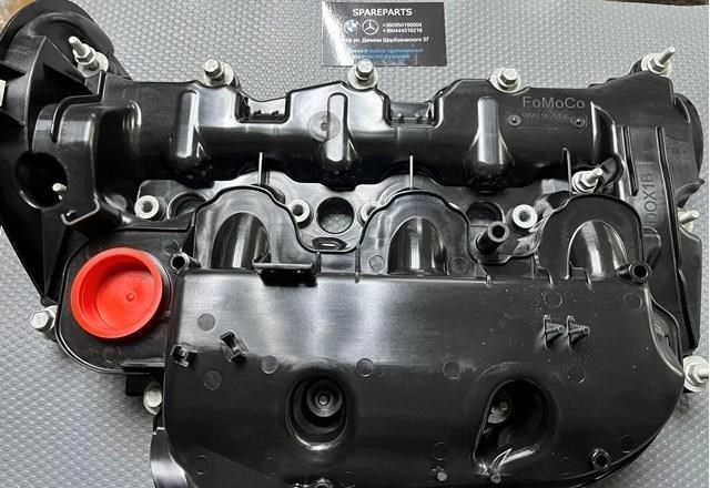 Кришка клапанна, права LR179201 LAND ROVER