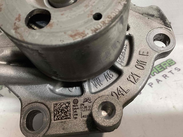 Помпа водяна, (насос) охолодження 04L121011E VAG