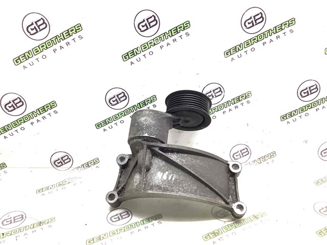 Кронштейн кріплення генератора 06E903143D VAG