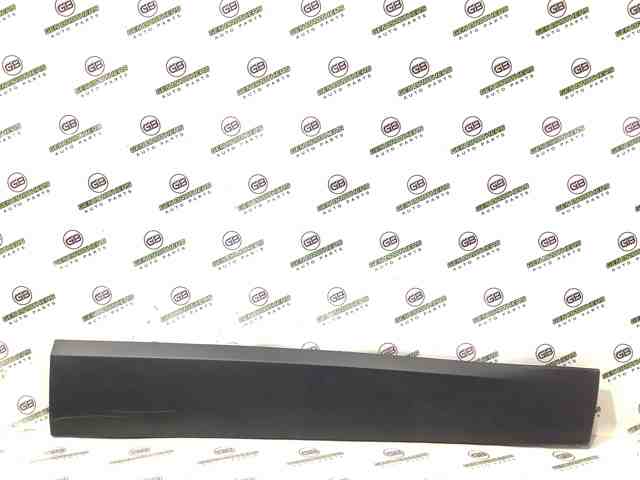 Молдинг передньої правої двері 1YW32RXFAB CHRYSLER