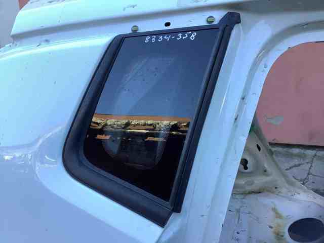 Скло багажного відсіку, праве 55112800AA CHRYSLER