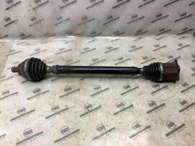 Привід правий 561407272S VAG