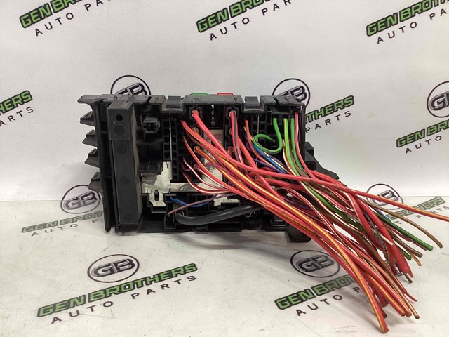 Корпус запобіжників 5C0937819Q VAG